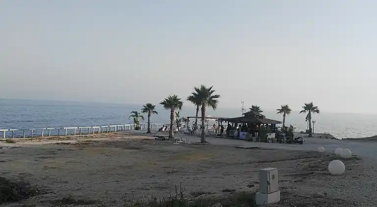 Traditionellt hus, lungt, nära havet. Ditt hem.