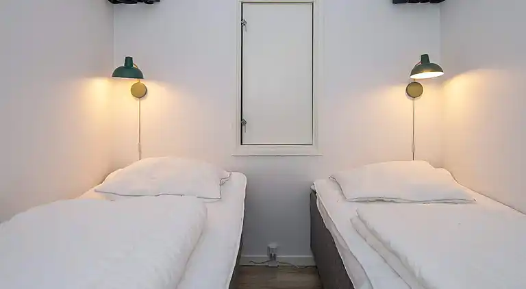 2 room w/seaview