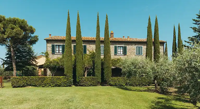 Farm house in Camucia