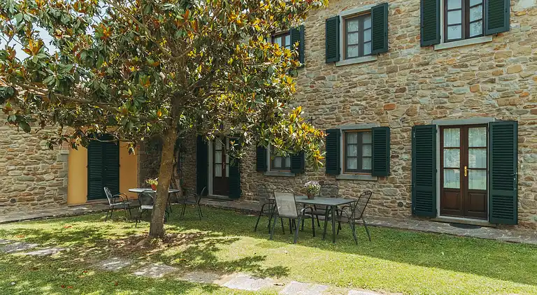 Farm house in Camucia