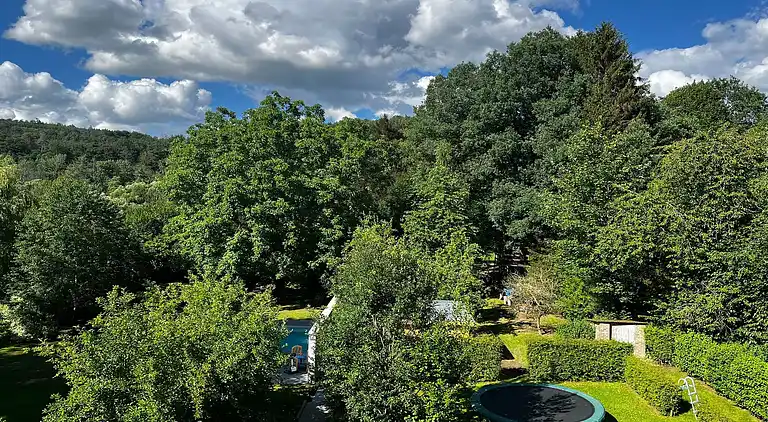 Farm house in Houyet