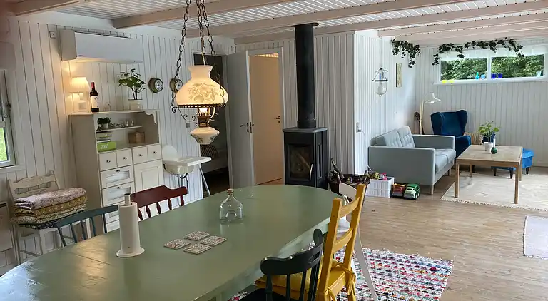 Idyllisches Sommerhaus am Wasser