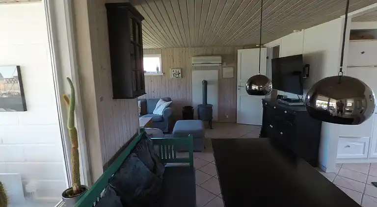 Lækkert sommerhus med sauna og kig til Østersøen 