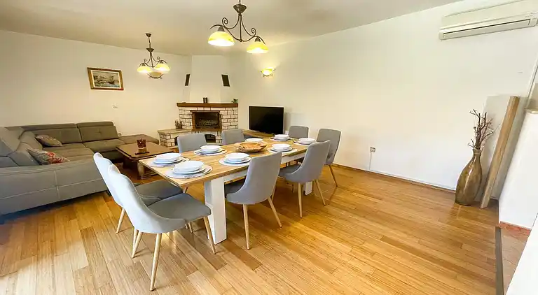 Ferienhaus in Drivenik