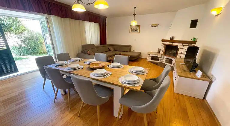 Ferienhaus in Drivenik