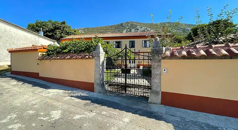 Ferienhaus in Drivenik