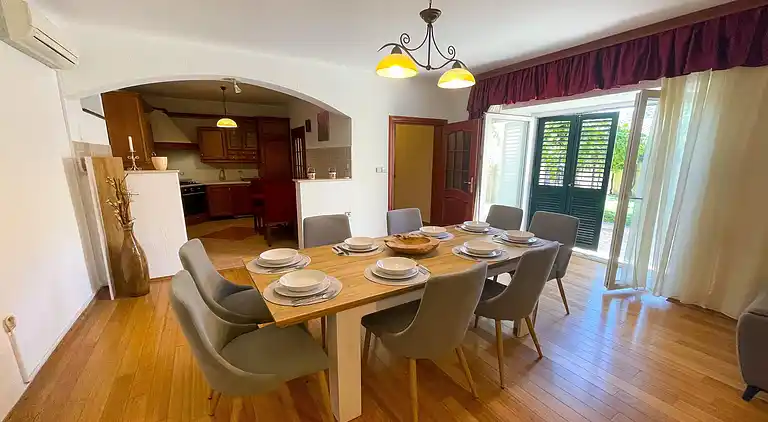 Ferienhaus in Drivenik