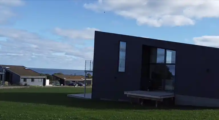 Nybygget sommerhus med havudsigt