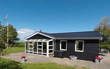 Top modern holiday home 100 m from the Baltic Sea