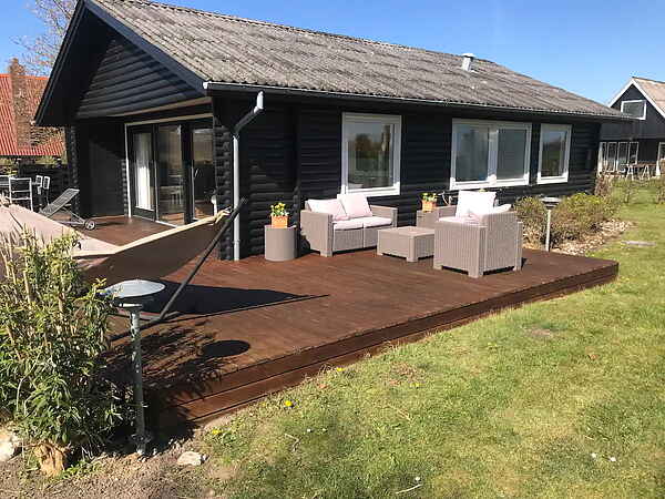 Roligt beliggende sommerhus tæt ved vandet