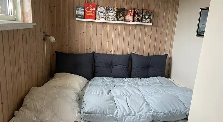 Lækkert sommerhus med sauna og kig til Østersøen 