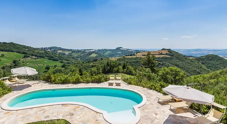 Villa i Fontecorniale di Montefelcino