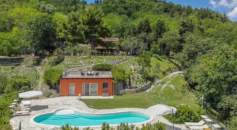 Villa i Fontecorniale di Montefelcino