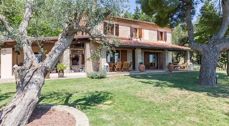 Villa i Fontecorniale di Montefelcino