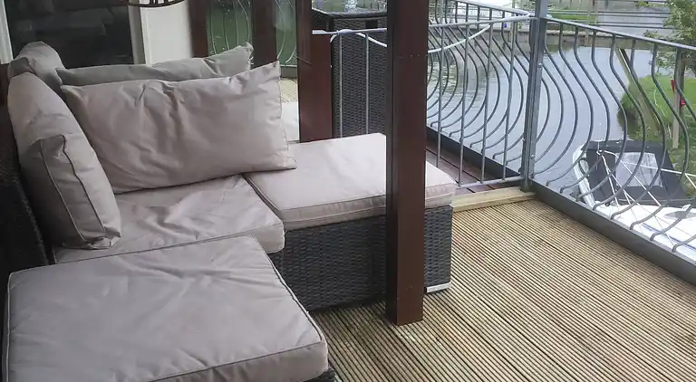 Haus am Wasser, 3 Schlafzimmer, Parkplatz, Stadtzentrum von