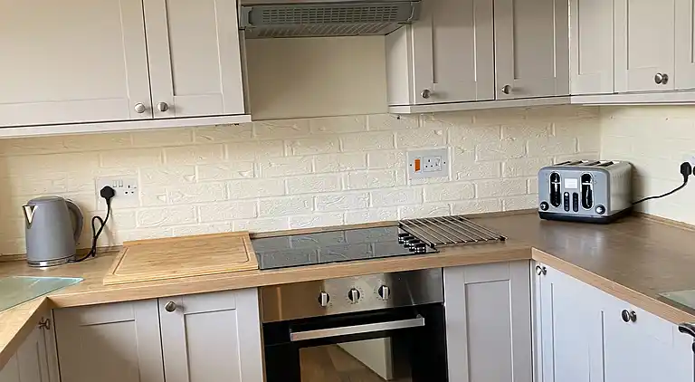 Haus am Wasser, 3 Schlafzimmer, Parkplatz, Stadtzentrum von