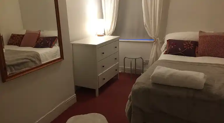 Cosy cottage sleeps 6 suit families, contractors, couples