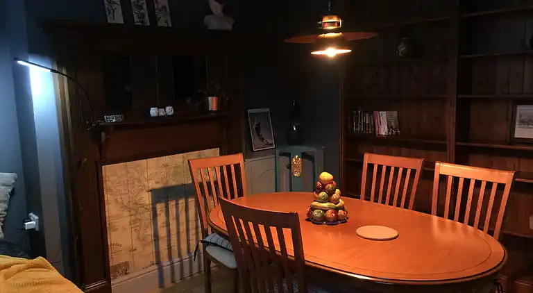 Cosy cottage sleeps 6 suit families, contractors, couples