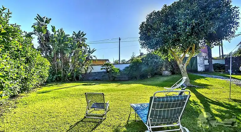 Haus mit Garten in der Nähe des Meeres