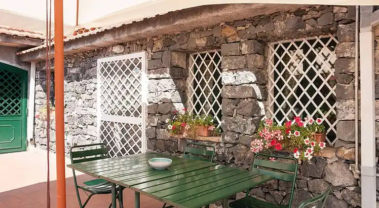 Haus mit Garten in der Nähe des Meeres