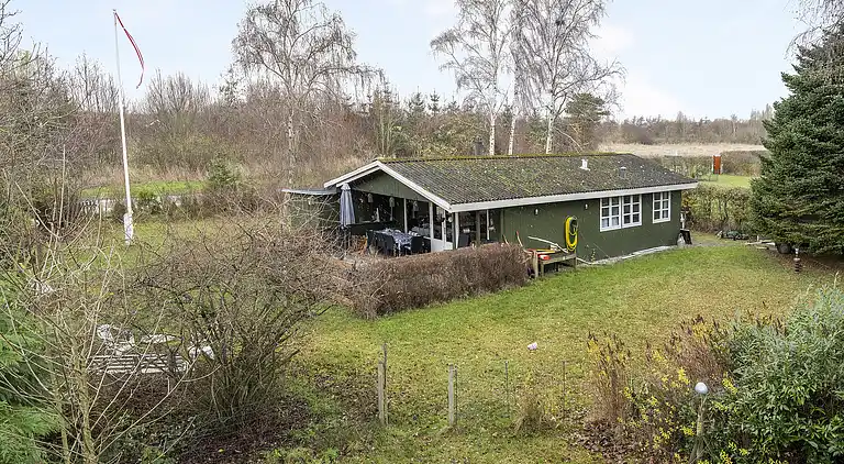 Hyggeligt sommerhus kun 600 meter fra vandet