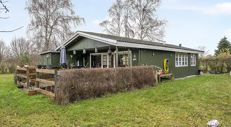 Hyggeligt sommerhus kun 600 meter fra vandet