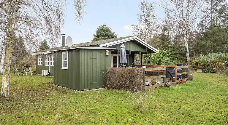 Hyggeligt sommerhus kun 600 meter fra vandet