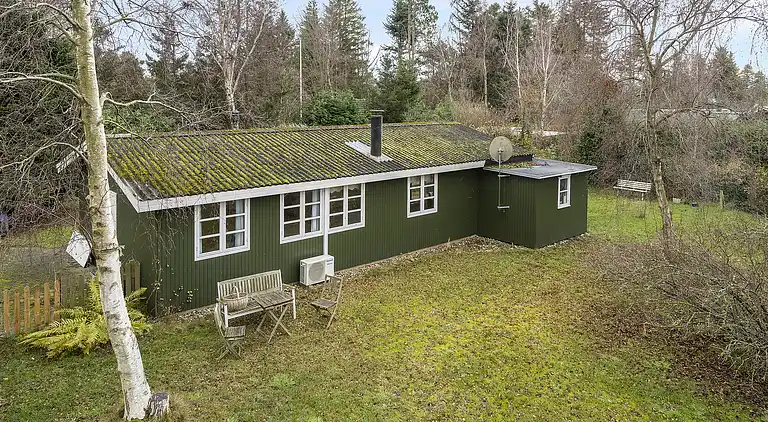 Hyggeligt sommerhus kun 600 meter fra vandet