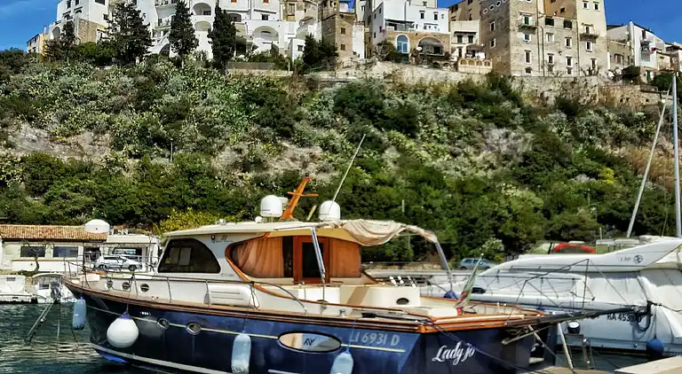 Romantische Villa mit Meerblick in der Bucht 7 km von