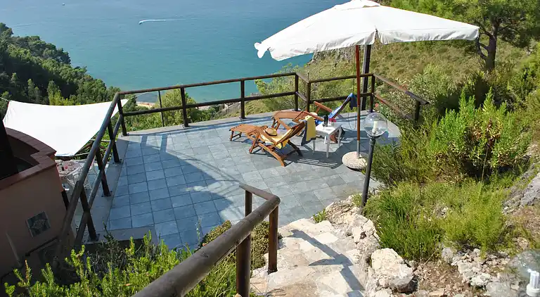 Romantische Villa mit Meerblick in der Bucht 7 km von