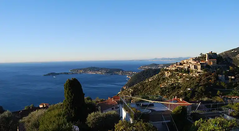Stunning Penthouse with panoramic views of Eze Village and