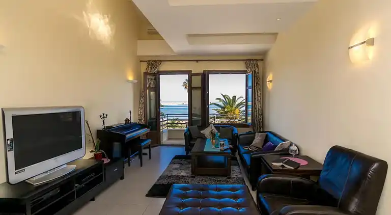 George's Poet Maisonnette