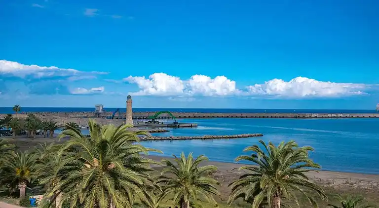 George's Poet Maisonnette