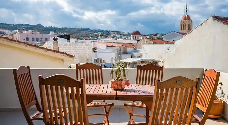 George's Poet Maisonnette