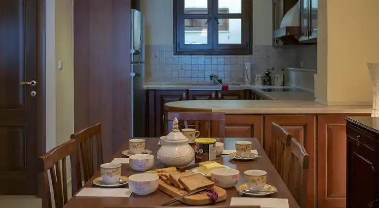 George's Poet Maisonnette