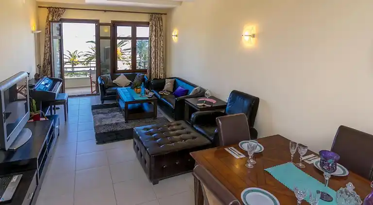 George's Poet Maisonnette