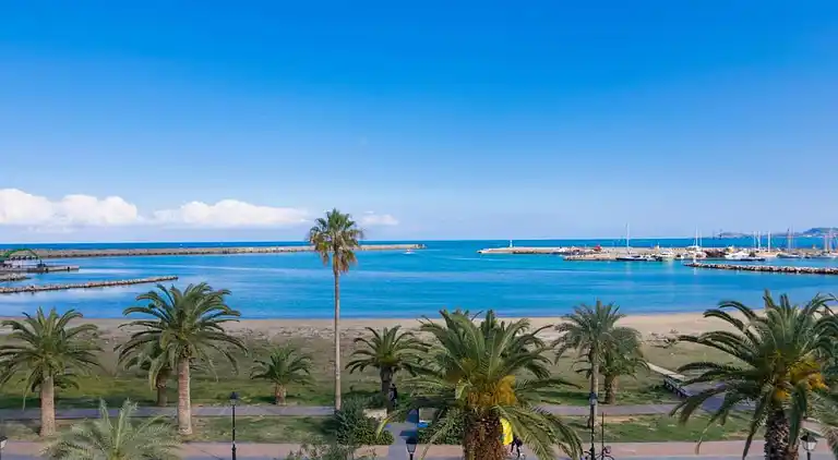 George's Poet Maisonnette