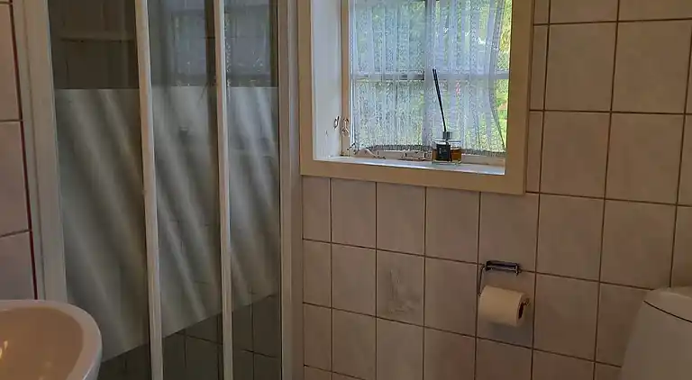 Charmerende sommerhus nær stranden