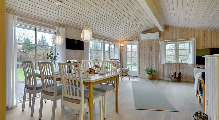 Sjarmerende hytte nær vann