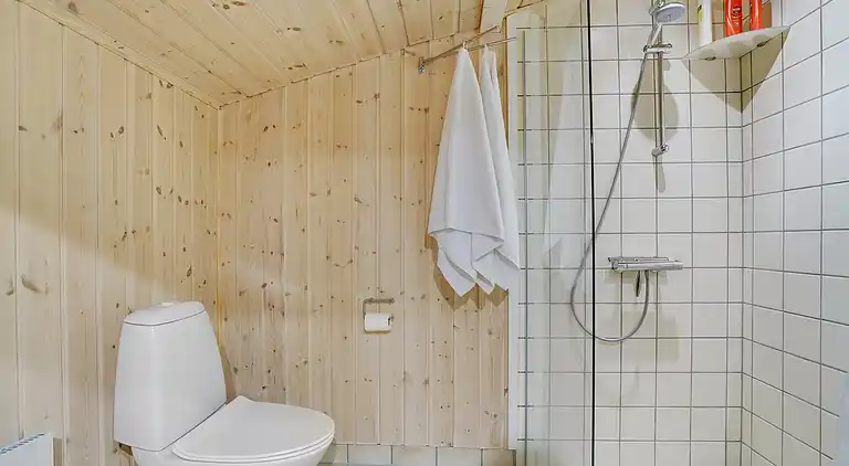 Sjarmerende hytte nær vann