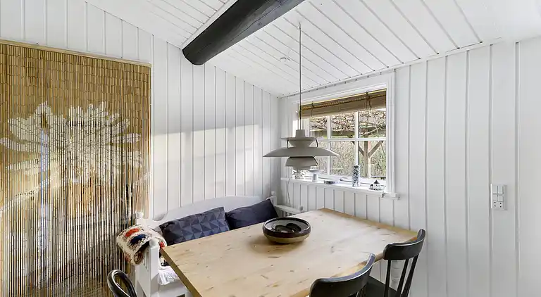 Hyggeligt sommerhus tæt på skov og strand