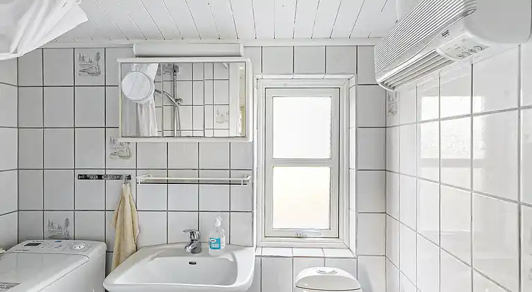 Hyggeligt sommerhus tæt på skov og strand