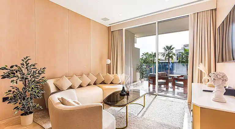 Opulentes Apartment mit 2 Schlafzimmern in Five Palm