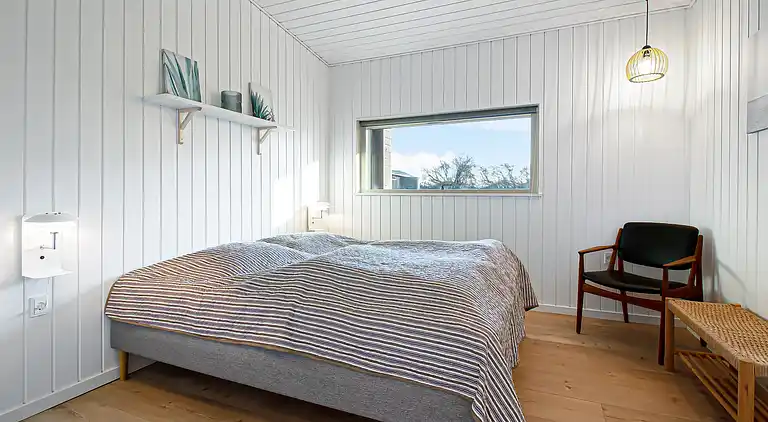 Ny topp moderne sommerhus ved vannet