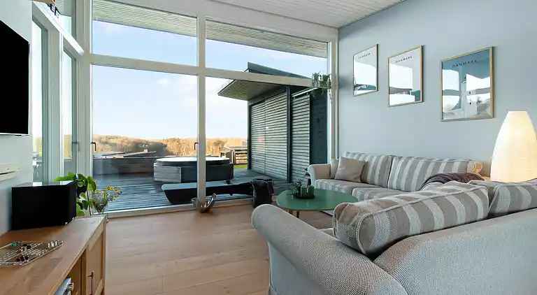 Ny topp moderne sommerhus ved vannet