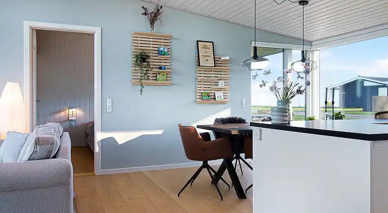 Ny topp moderne sommerhus ved vannet