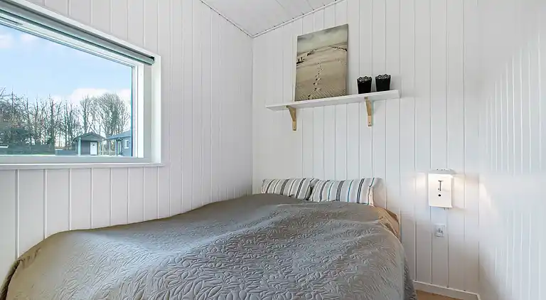 Ny topp moderne sommerhus ved vannet
