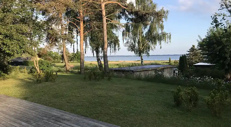 Skønt sommerhus med udsigt over fjorden
