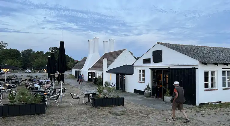 Hyggeligt sommerhus tæt på skov og strand