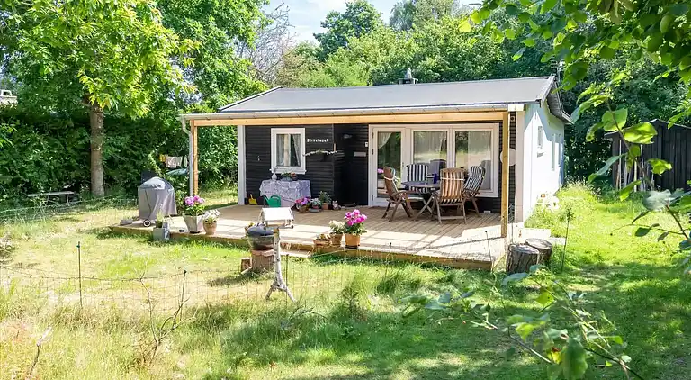 Gemütliches Ferienhaus an einem schönen Strand